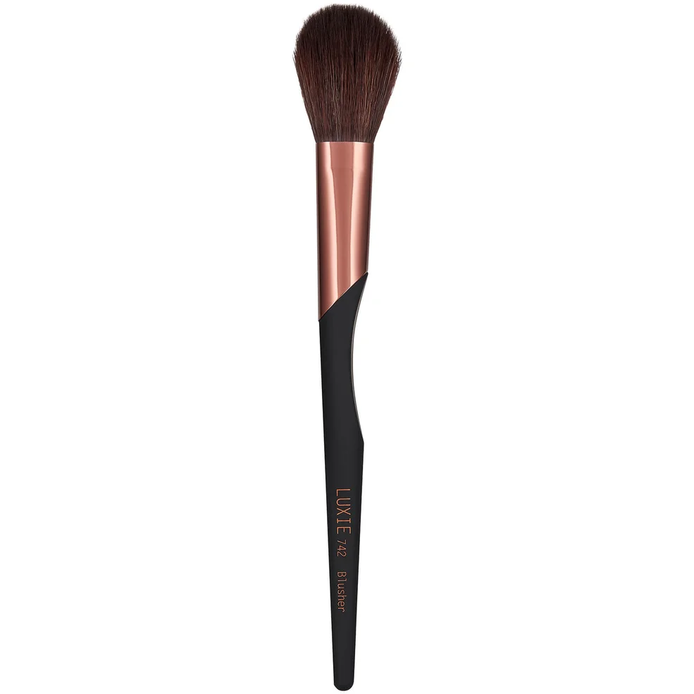 Luxie 742 Blusher BrushImage1