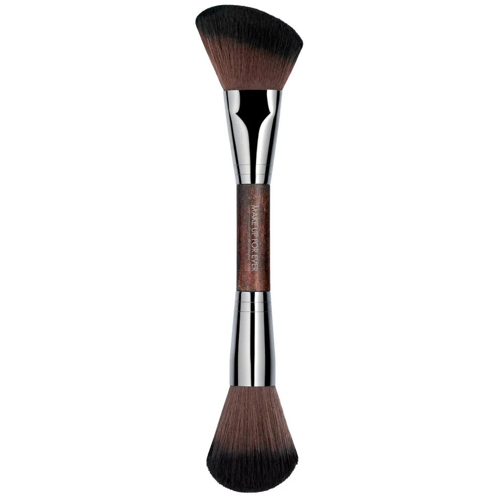 MAKE UP FOR EVER #158 Double-Ended Sculpting Brush - Blush and Highlighter -Image1