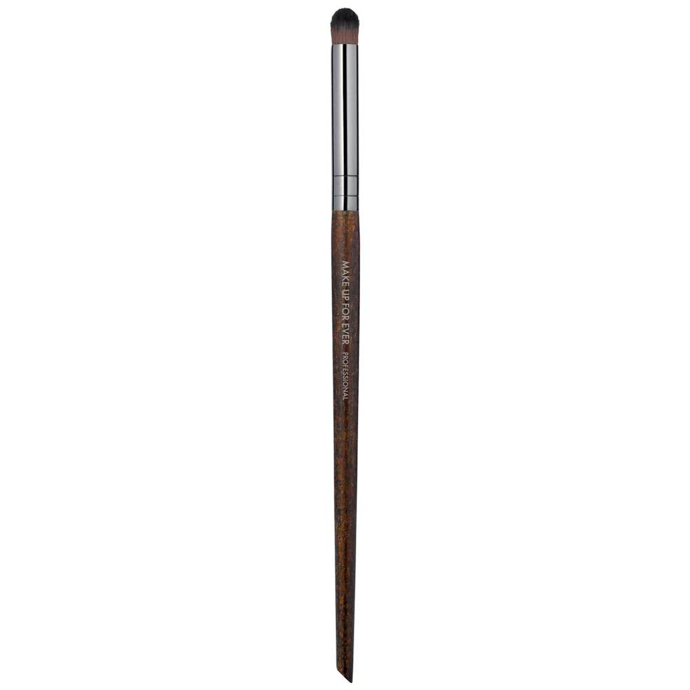 MAKE UP FOR EVER #216 Precision Blender Brush - M -Image1